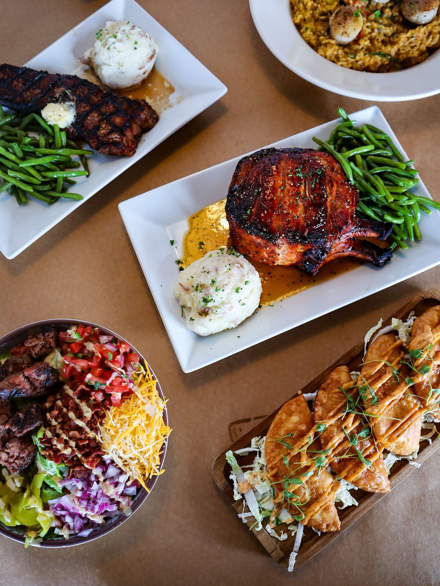 Fresh seafood spread at Hooper's Crab House